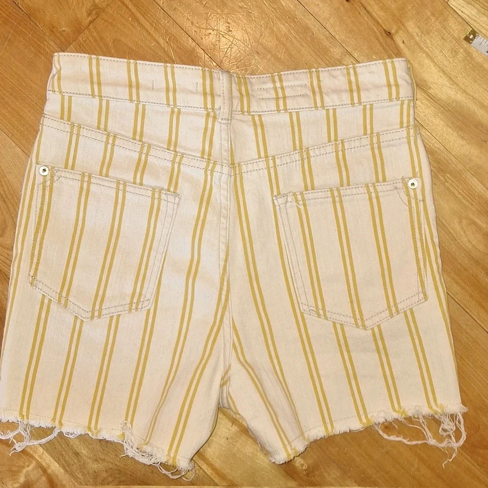 Anthropologie Pilcro Yellow & Cream Striped Cut Off High Waist Shorts Size 28 - Picture 6 of 12